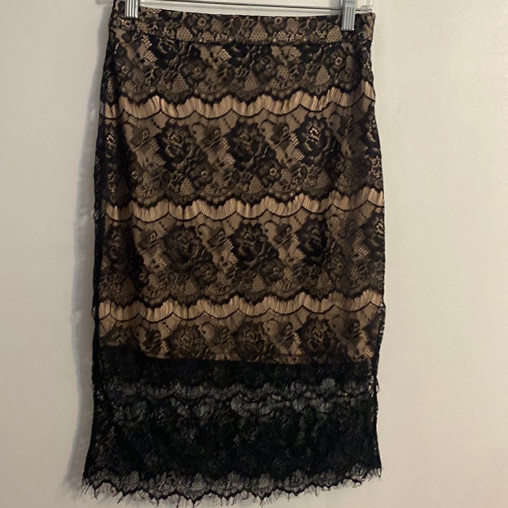 HYFVE 2 piece skirt set black/cream lining, size M - Picture 4 of 6